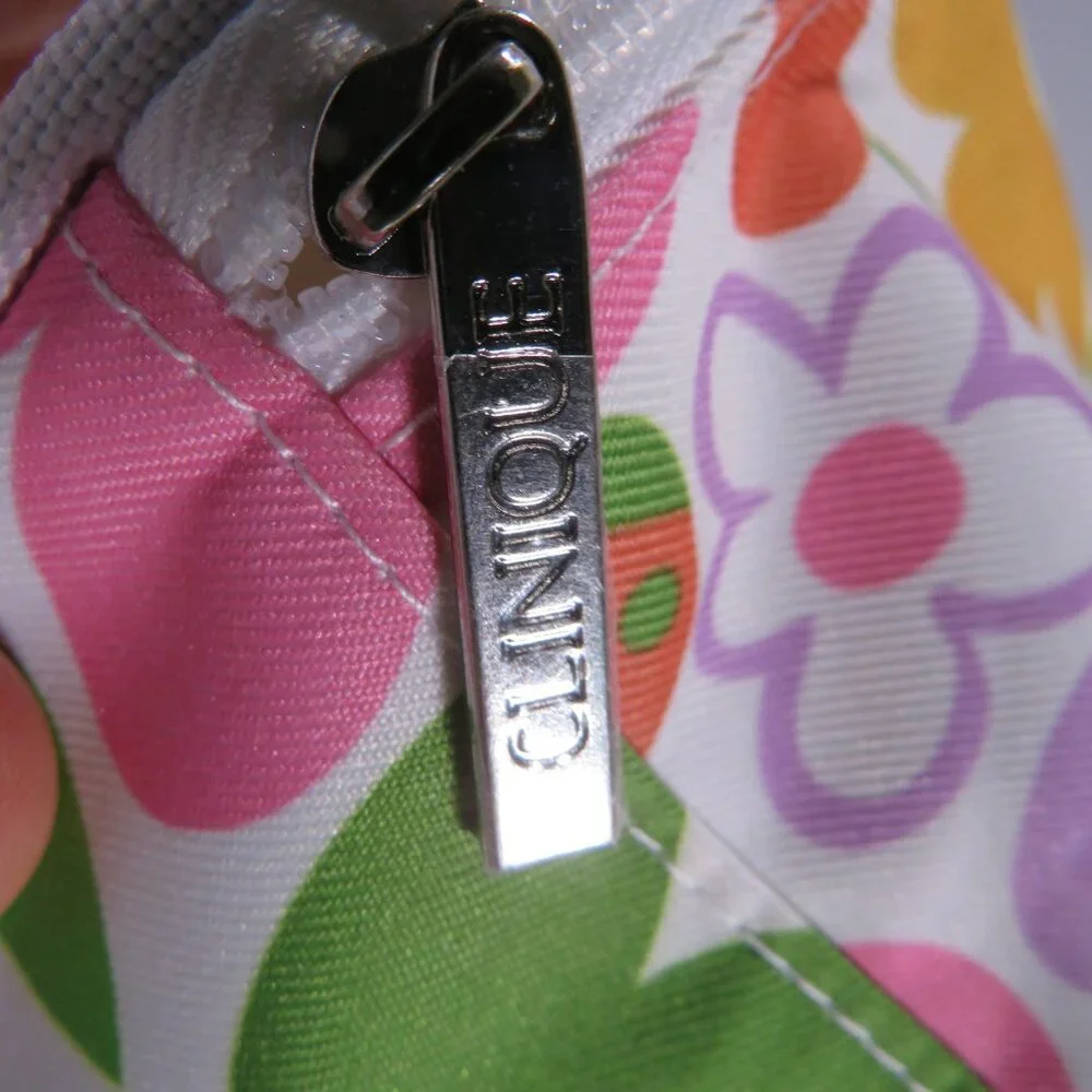 Clinique makeup/cosmetic travel bag/case Fruit & Flowers LIKE NEW